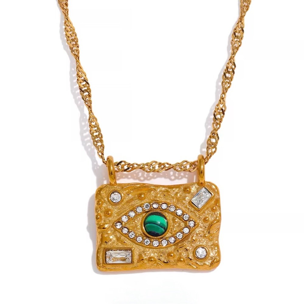 Elegant Gold Eye Pendant Necklace
